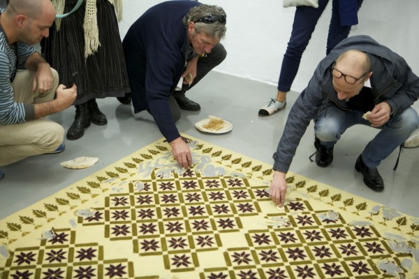 Le devin loin du village