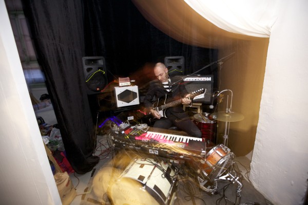 Le devin loin du village